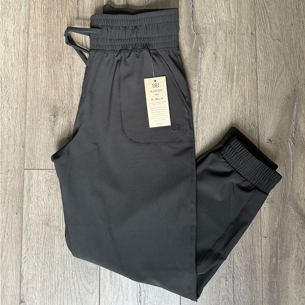 Albion fit new with tags destination joggers black XSP